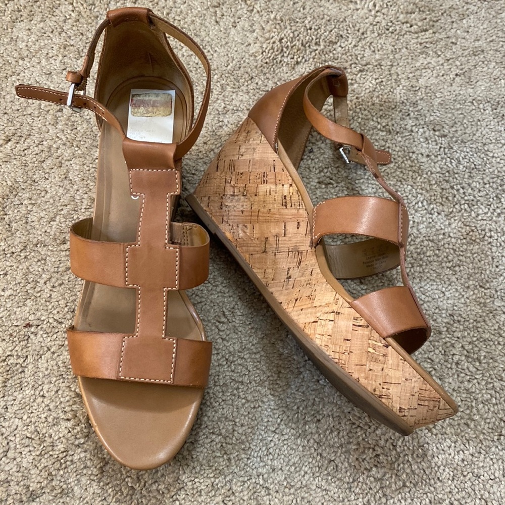 Falco camel Strappy leather wedges